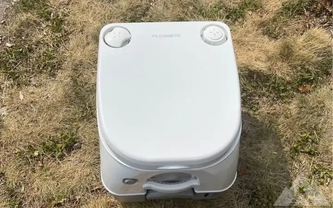 Dometic 972 portable toilet — new showers & toilets for sale (photo 2)