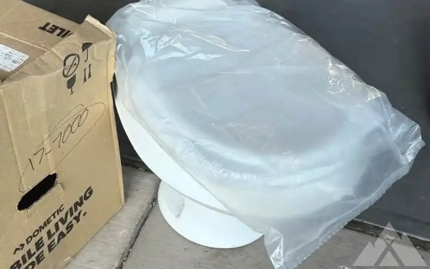 Dometic Gravity Flush RV/Marine Toilet — new showers & toilets for sale (photo 3)
