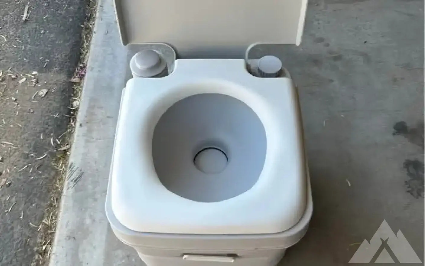 Dometic portable toilet new — new showers & toilets for sale (photo 2)