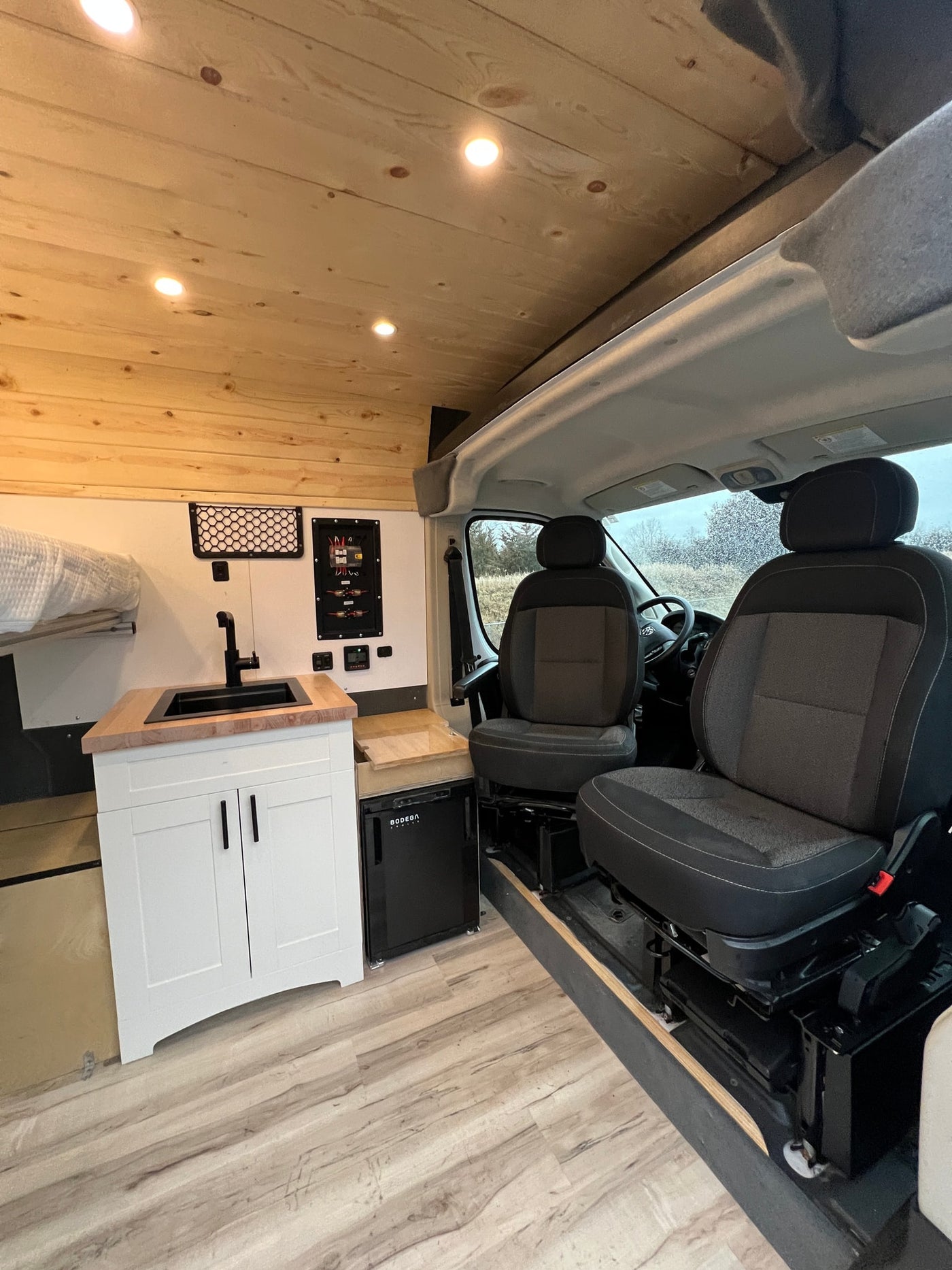 compact kitchenette with sink — photo 4