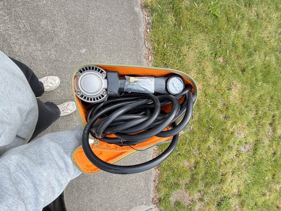 VIAIR 88p portable air compressor in Seattle, WA (photo 2) — photo 2