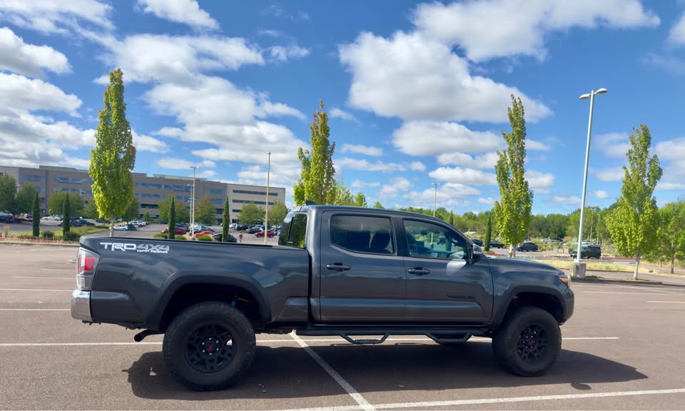 2020 Toyota Tacoma Double Cab · TRD Off-Road Pickup 4D 6 ft in Hillsboro, OR (photo 8) — photo 8