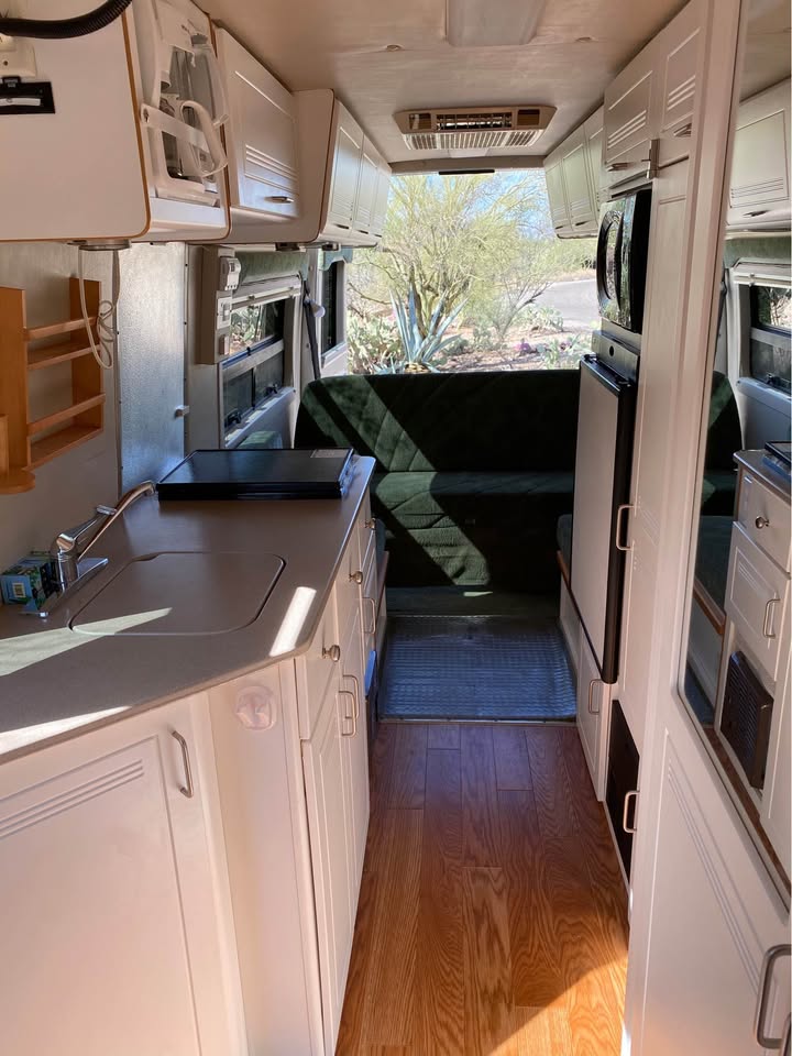 2005 Freightliner Sprinter Leasure Travel Van in Oracle, AZ (photo 6) — photo 6