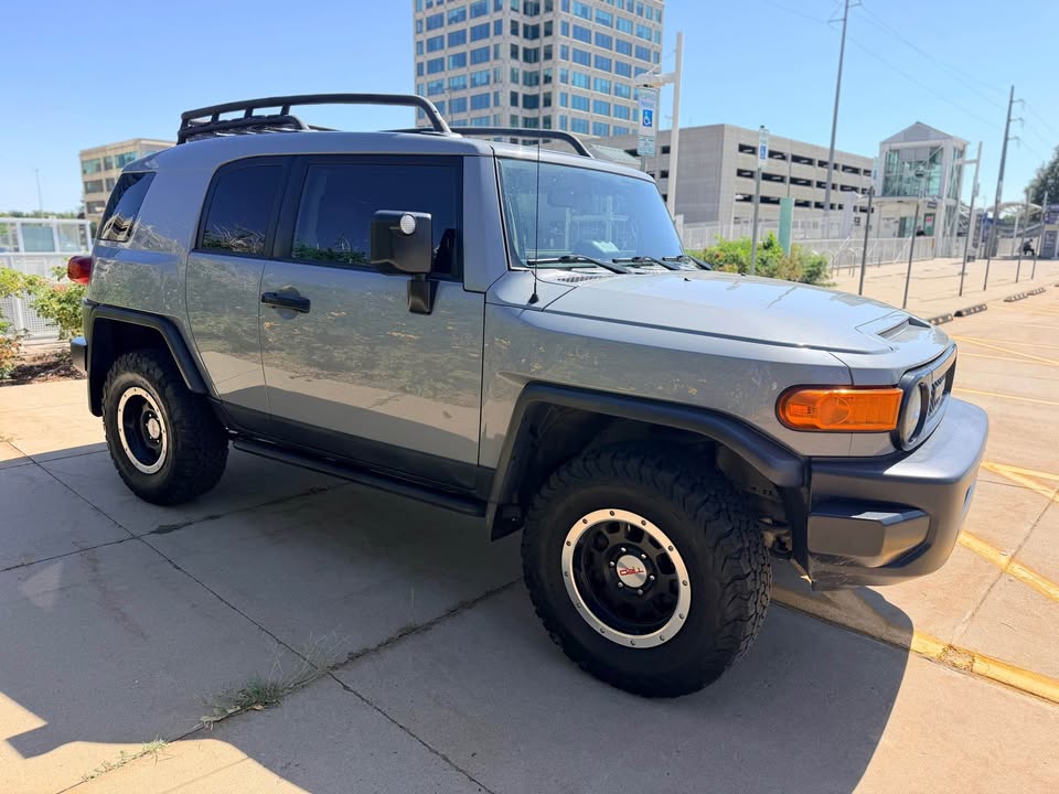 2013 Toyota FJ Cruiser · Trail Teams in Denver, CO (photo 4)