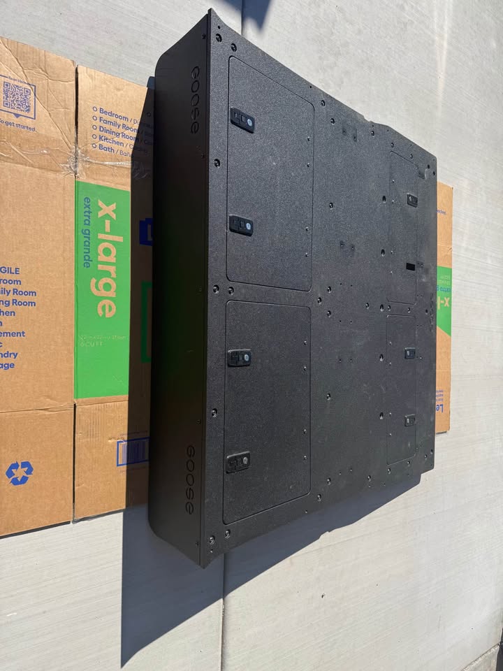 Goose Gear rear plate system for 2008-2022 Toyota Sequoia (2nd gen) like new AND Camp Kitchen 2.2 in Reno, NV (photo 2) — photo 2