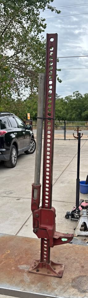 HI LIFT JACK in Olivehurst, CA (photo 1) — photo 1