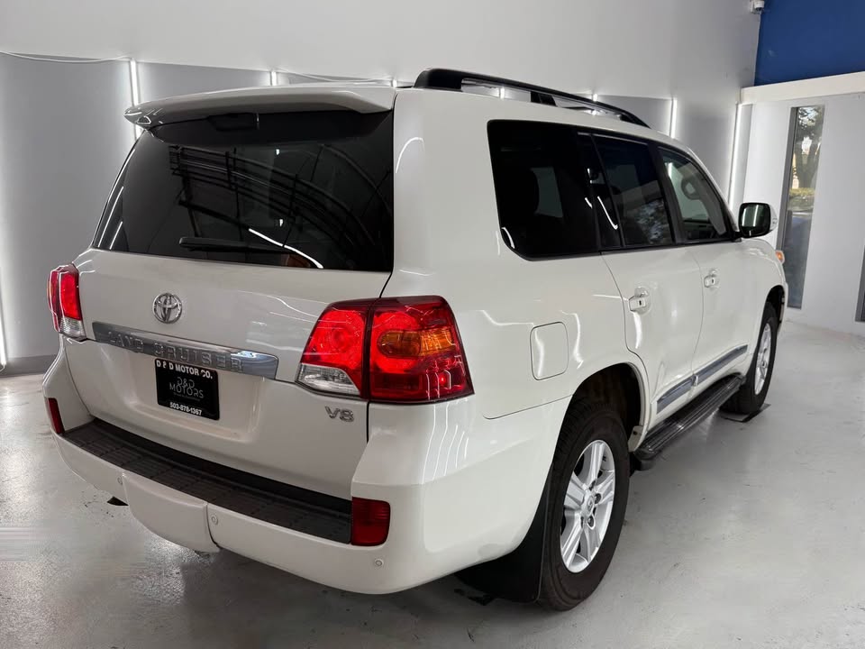 2013 Toyota Landcruiser · Sport Utility 4D in Portland, OR (photo 6) — photo 6