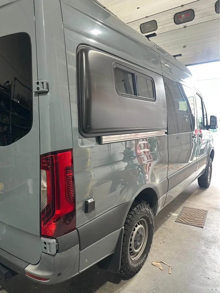 equipped with a side ladder & rugged tires