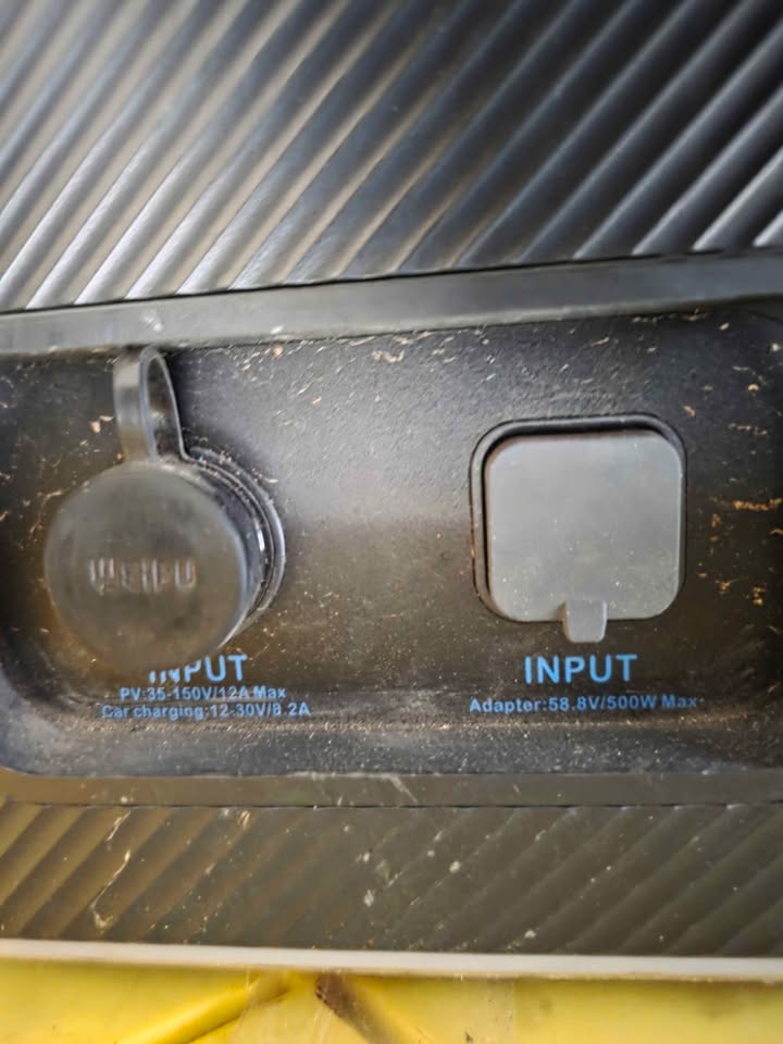 Bluetti AC200P Portable Power Station | 2,000W 1,700Wh in Aurora, CO (photo 5)