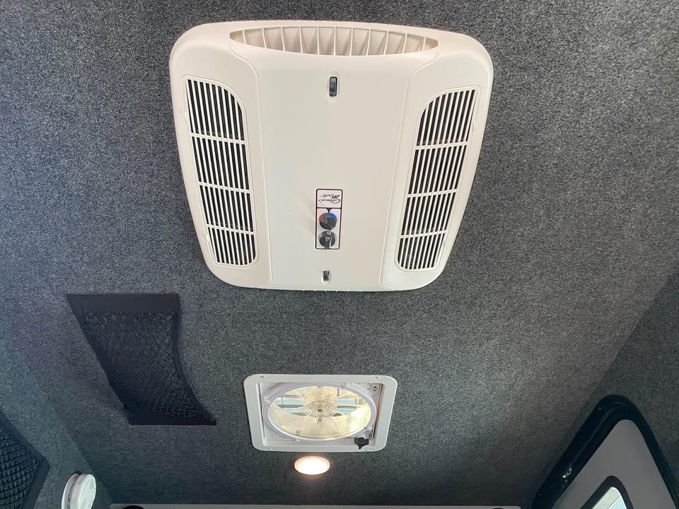 Lightly used 2018 inTech Pursue Flyer travel trailer in San Bruno, CA (photo 4)