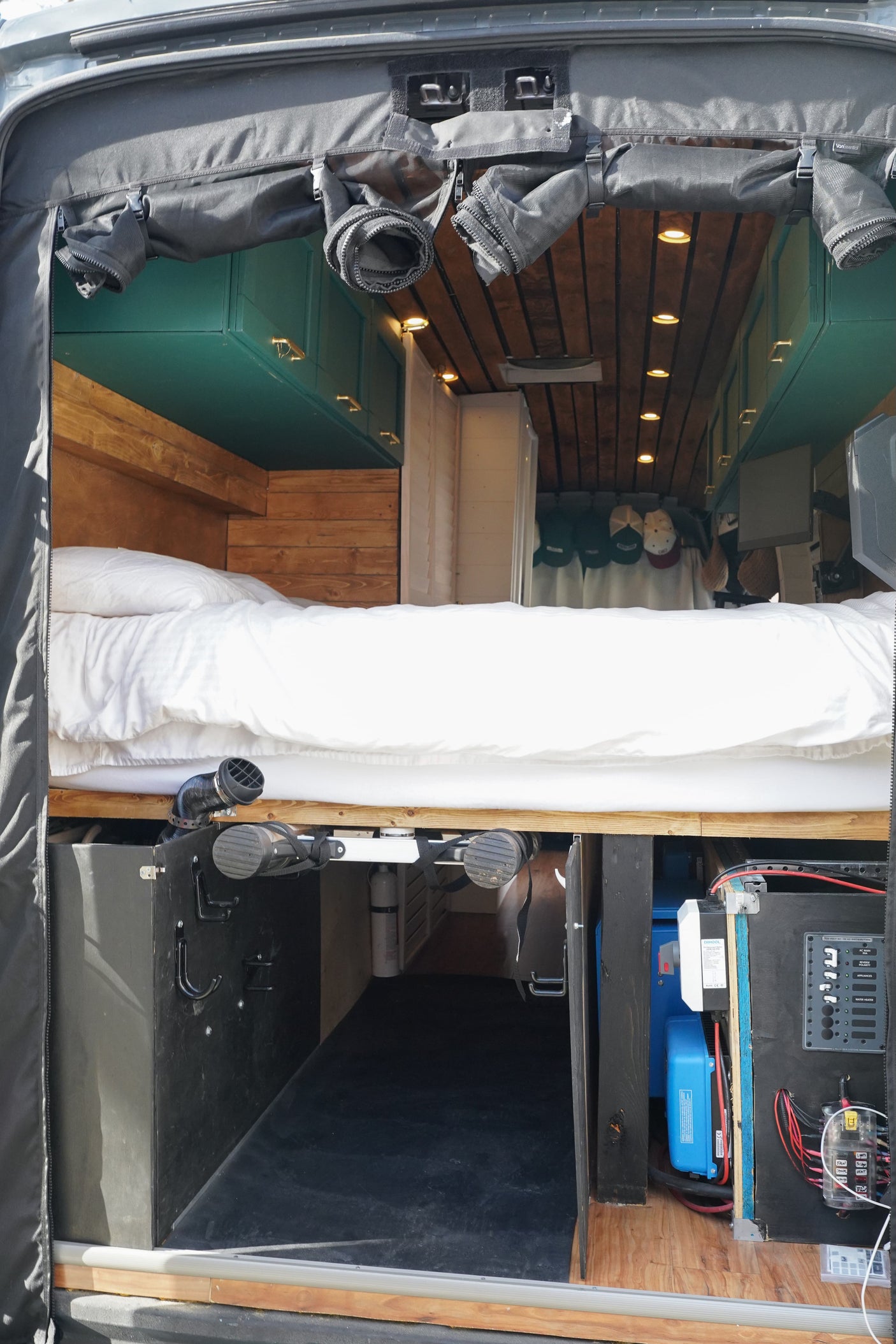 Off Grid Cozy Cowboy Van