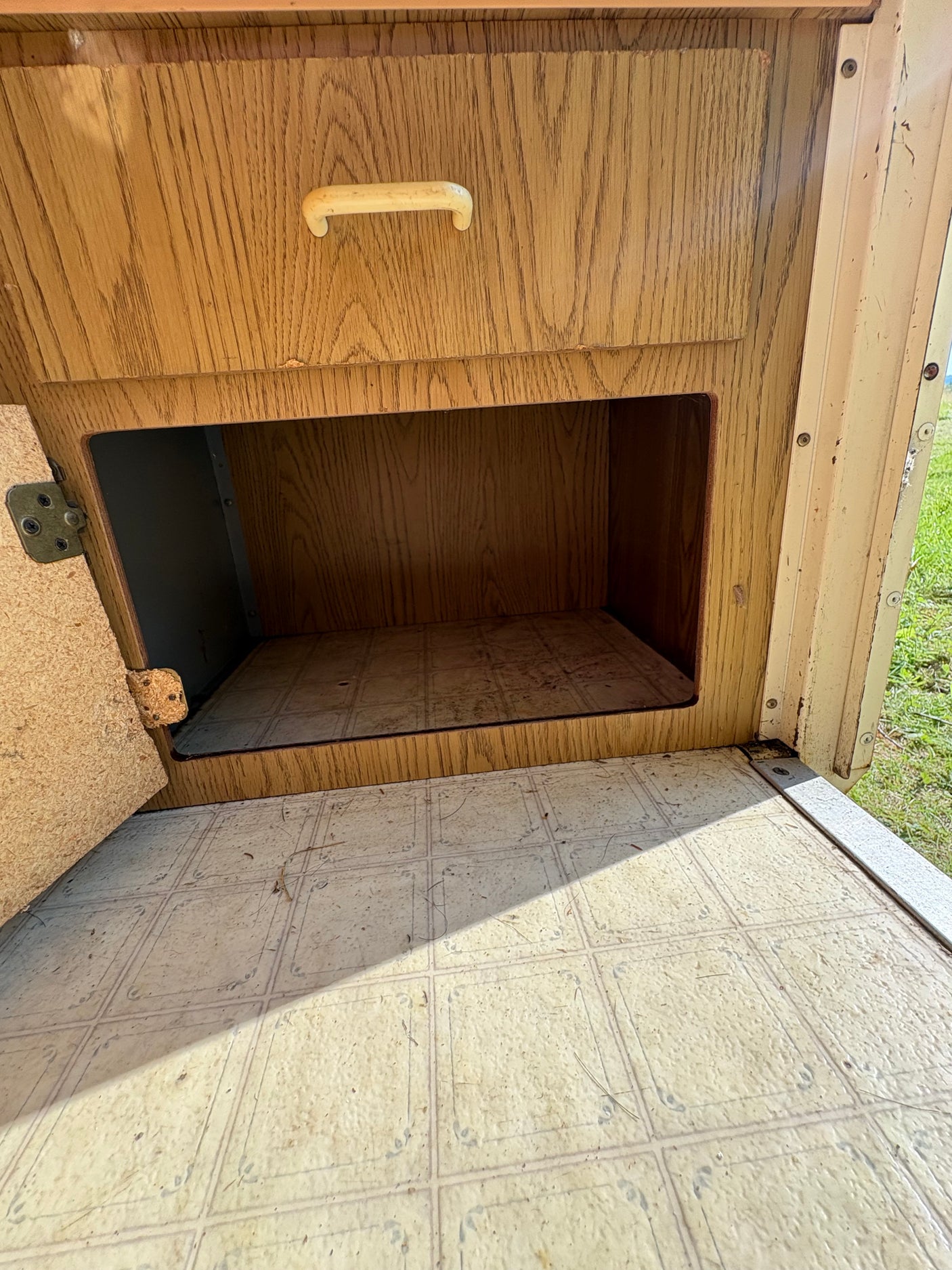 Classic 1991 Coleman Roanoke Pop-Up Camper - Intact & Ready for Maine
