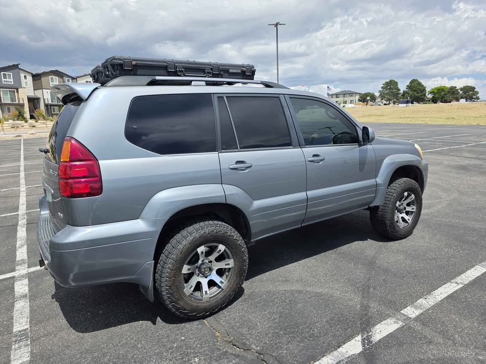 2004 Lexus GX · GX 460 Luxury Sport Utility 4D in Colorado Springs, CO (photo 3) — photo 3