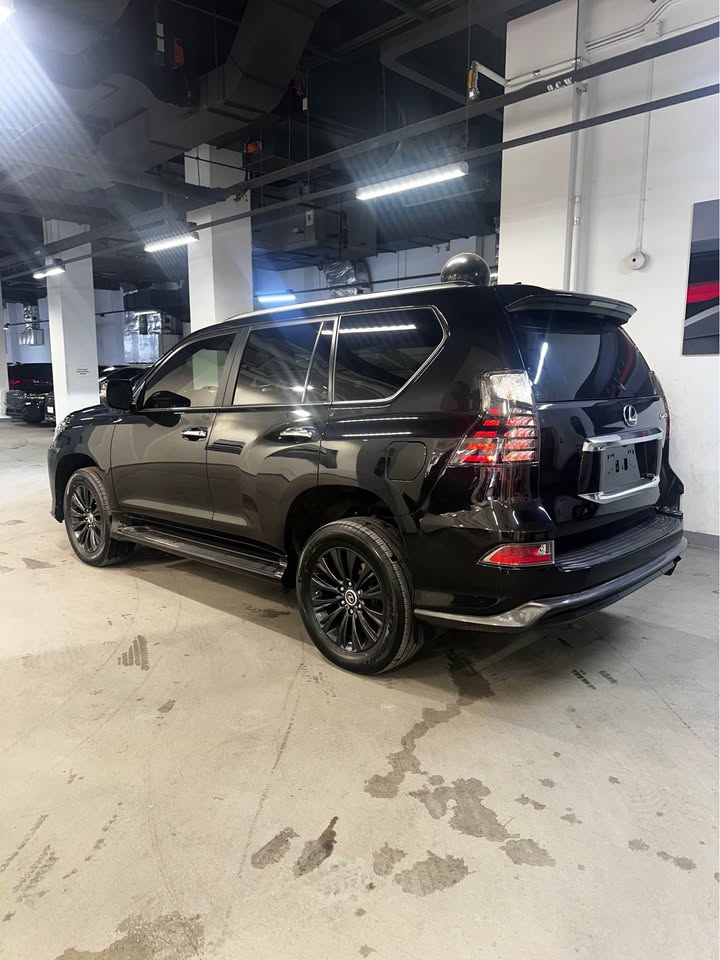 2023 Lexus GX in Toronto, ON (photo 4)