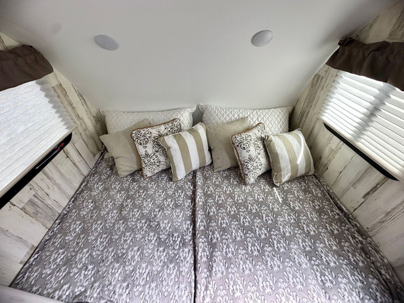 modern design.|RV rental: Bright