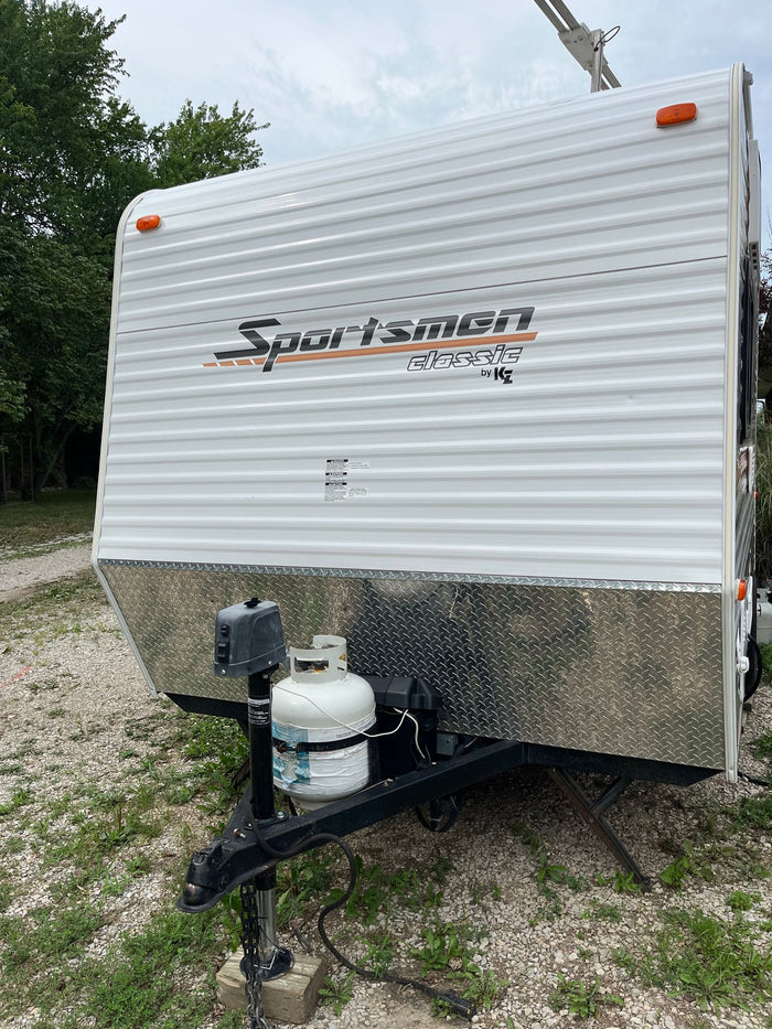 seen from the front with its propane tank