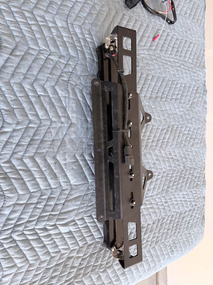 Heretic Studio 20” Amber LED lightbar with Rave Off-road bracket for 2025+ 4Runner in Meridian, ID (photo 4) — photo 4