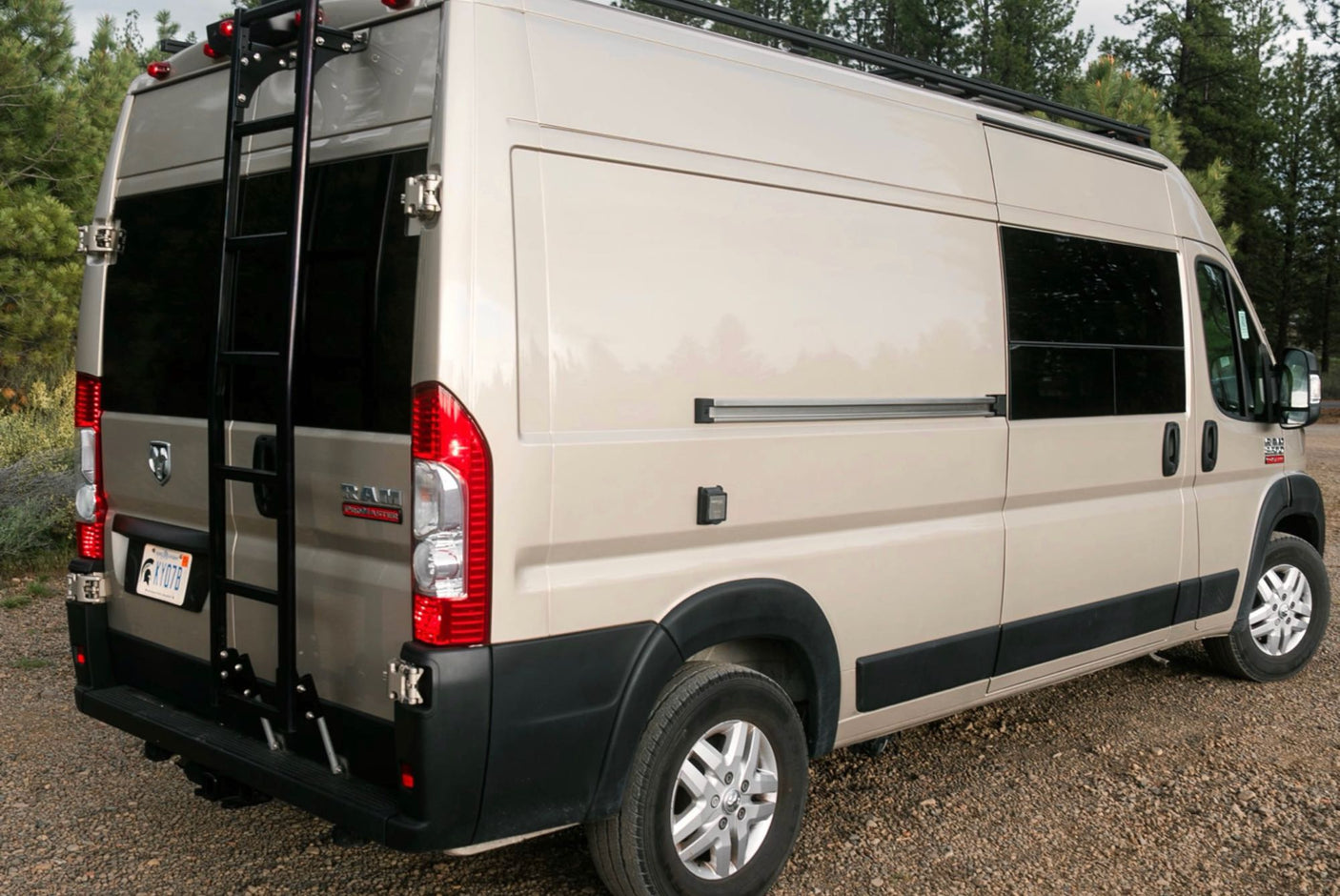 Free WiFi, Unlimited Miles, AC, Indoor HOT Shower, Projector & more!