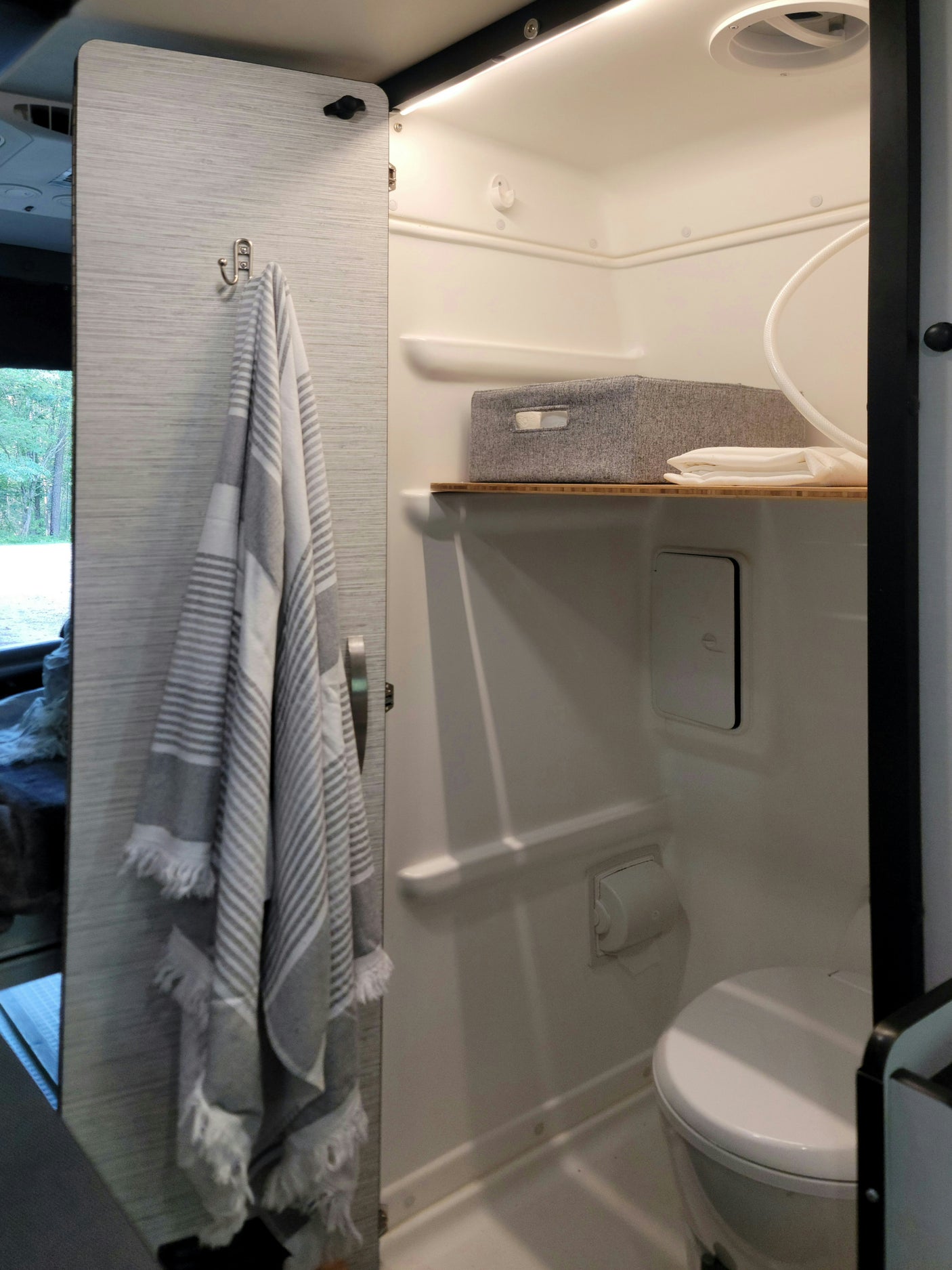 New! GO Anywhere 4X4 2022 Revel Winnebago AC, kitchen, bath, bikes, SUPbrds