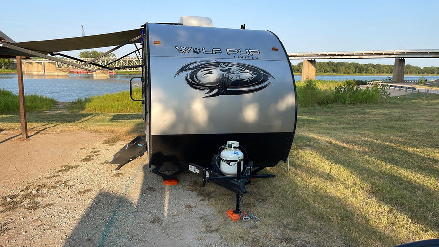 steps down.|Adventure awaits! This RV rental