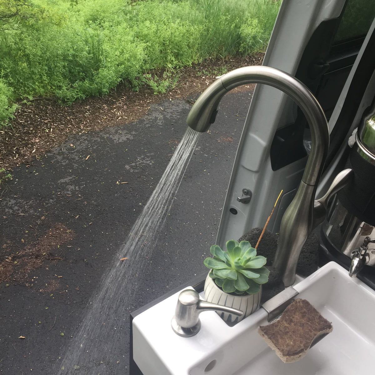 and front cab with privacy curtains — photo 9