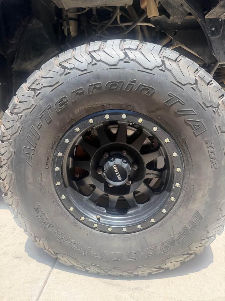 4 BFgoodrich tires 37x12.5x17 in Reno, NV (photo 5) — photo 5