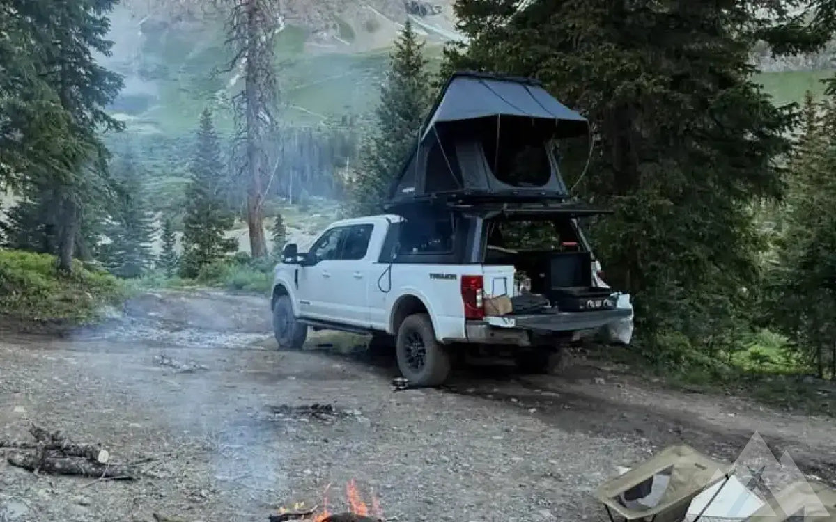 Hard Shell Rooftop Tent – WildFinder — used rooftop tents for sale (photo 4) — photo 4