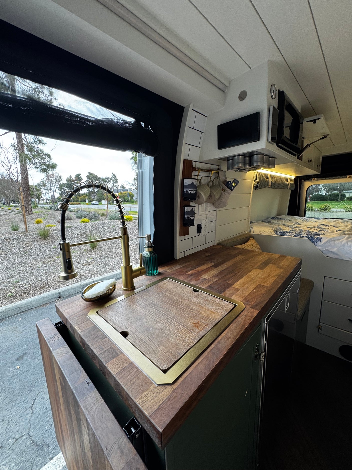 WanderNest — Seats 3, Luxury, Fully loaded. Ready for adventure