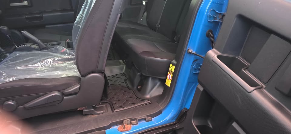 2007 Toyota FJ Cruiser in New Tecumseth, ON (photo 10)