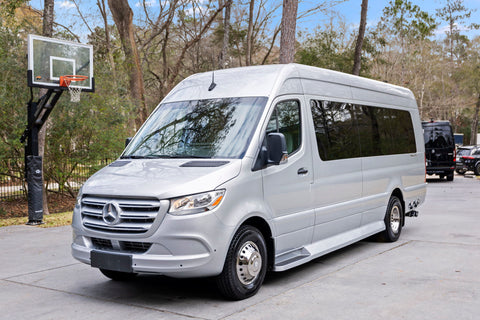 2023 Ultimate Toys Ultimate Coach overland rental