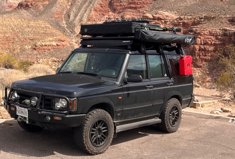 Rover — The Disco Rig (Land Rover Discovery + Rooftop Penthouse) overland rental