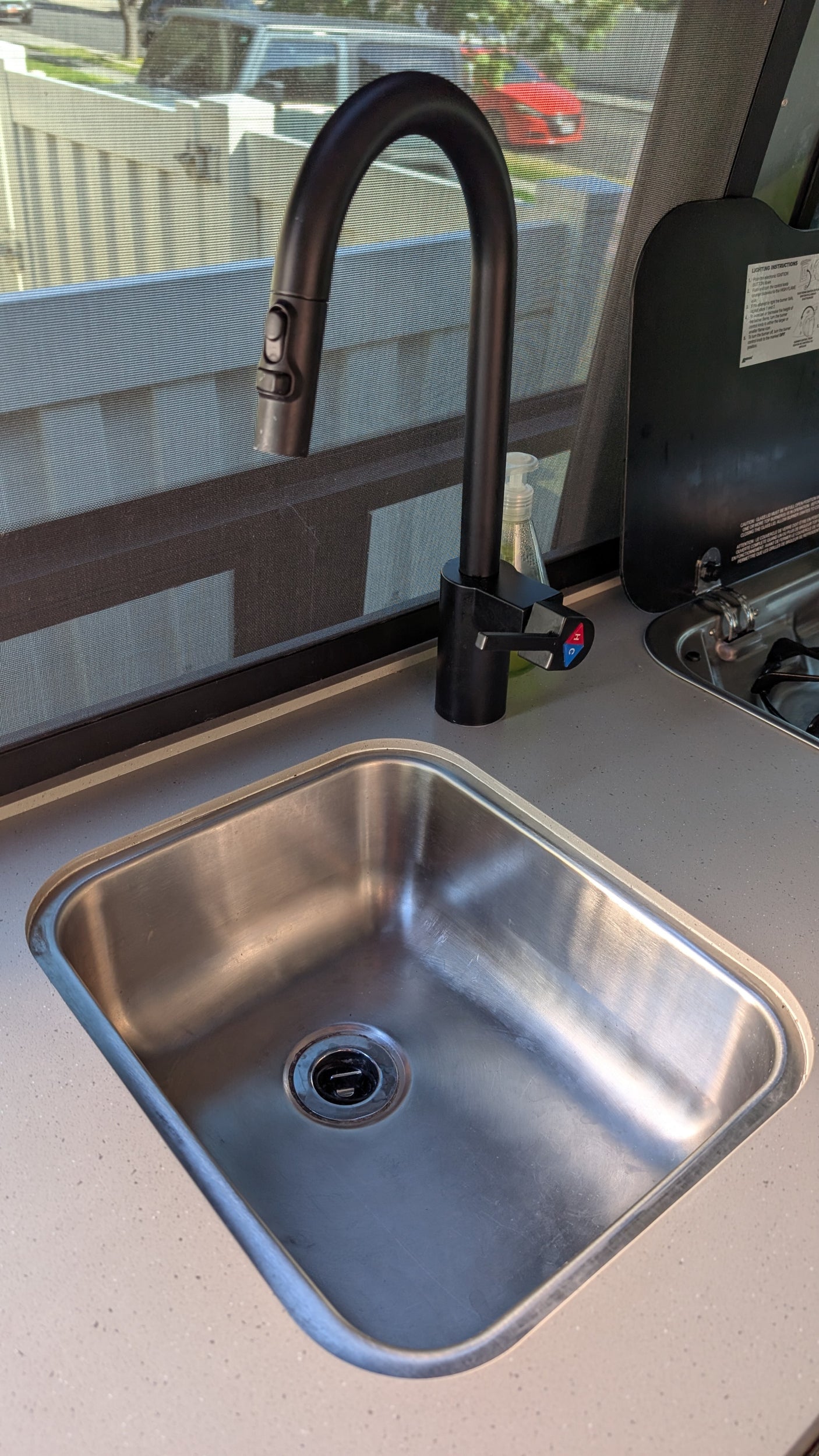 Airsteam Insterstate 24x - Luxury Off the Grid Van