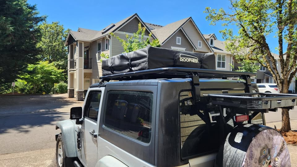 Roofnest Meadowlark rooftop tent in West Linn, OR (photo 2) — photo 2