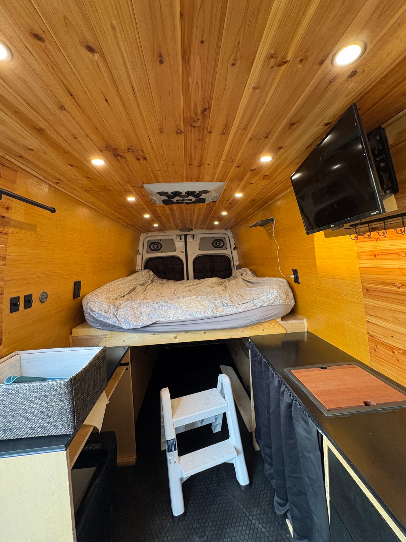 Sprinter Van — photo 17
