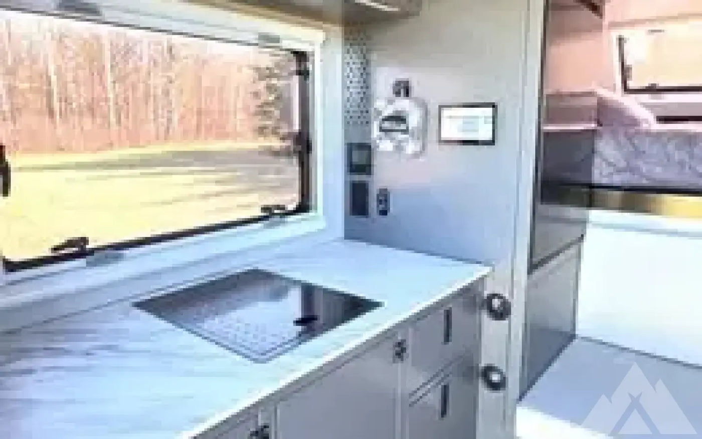 Iron Peak Campers Apex 6.5 Slide-In Truck Camper — new for sale in Pine River, MN (photo 10) — photo 10