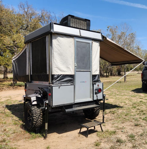 Adventure-Ready 2006 Fleetwood Neon Popup Camper overland rental