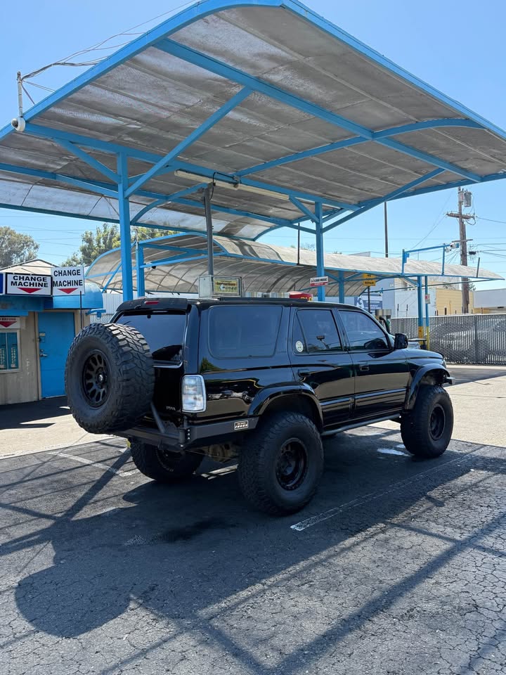 1998 Toyota 4Runner · Limited Sport Utility 4D in San Jose, CA (photo 6) — photo 6