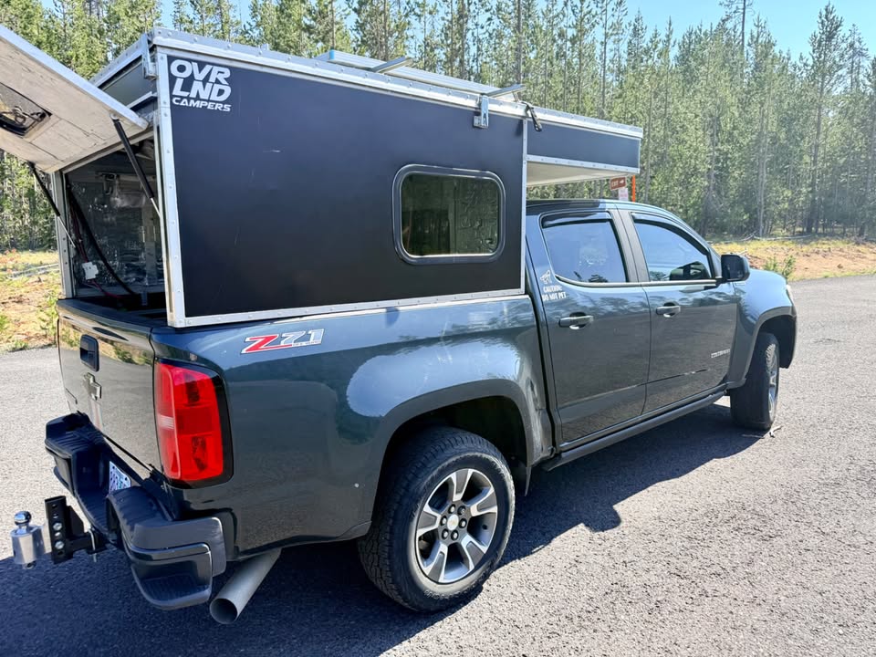 OVRLND Pop-Up Camper - fits 2nd gen Tacoma & Colorado 5’ bed - incl. full electrical & solar setup in Bend, OR (photo 9)