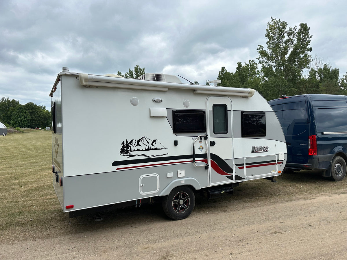 2020 Lance 1575 Trailer — photo 9