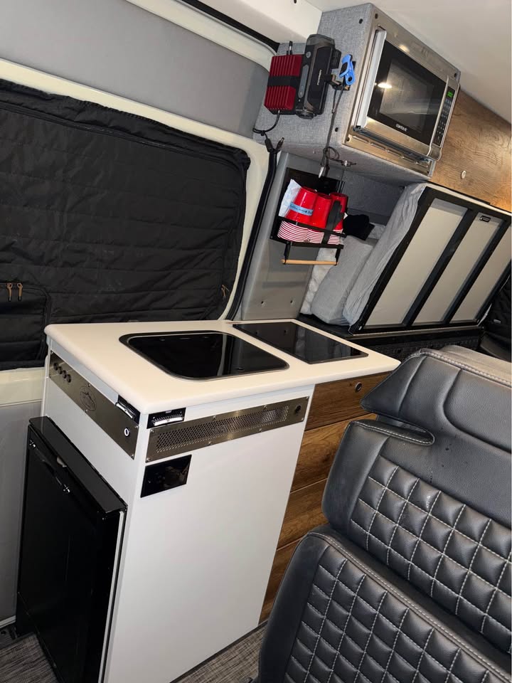 2019 Mercedes-Benz sprinter 2500 storyteller — photo 9