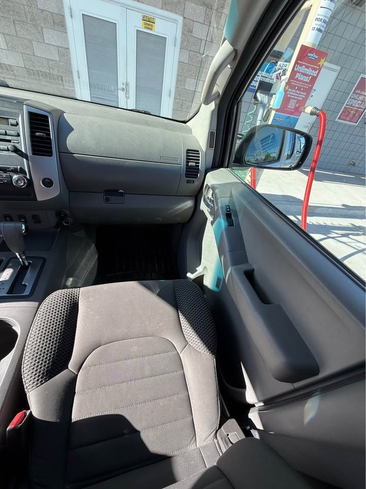 2012 Nissan Frontier Crew Cab · SV (2017.5) Pickup 4D 5 ft in Colorado Springs, CO (photo 11) — photo 11