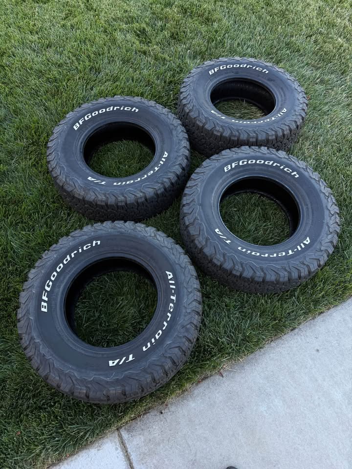 BFGoodrich KO2’s 30x9.5x15 in Hickman, CA (photo 2)
