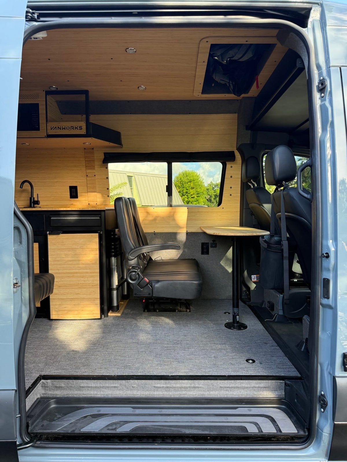 showing the front cabin with dashboard — photo 10