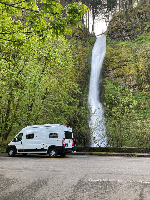 2022 Winnebago Solis, Sleeps and seats 4 adults comfortably, dog friendly overland rental