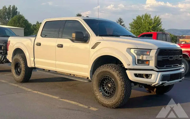 KMC Wheels 17 inches BFGoodrich 37 12.5 inches R17 — photo 3