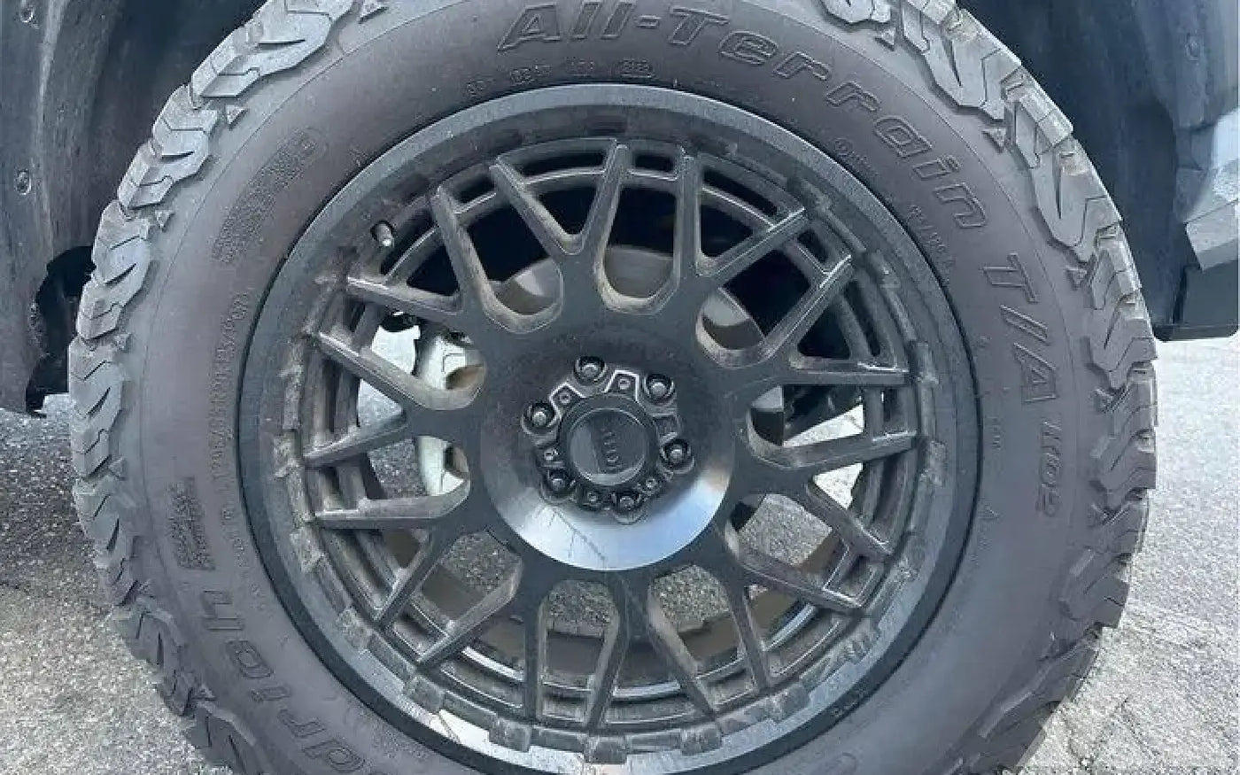 KMC Wheels 20 inches BFGoodrich R20 — used set of wheels tires for sale (photo 4) — photo 4