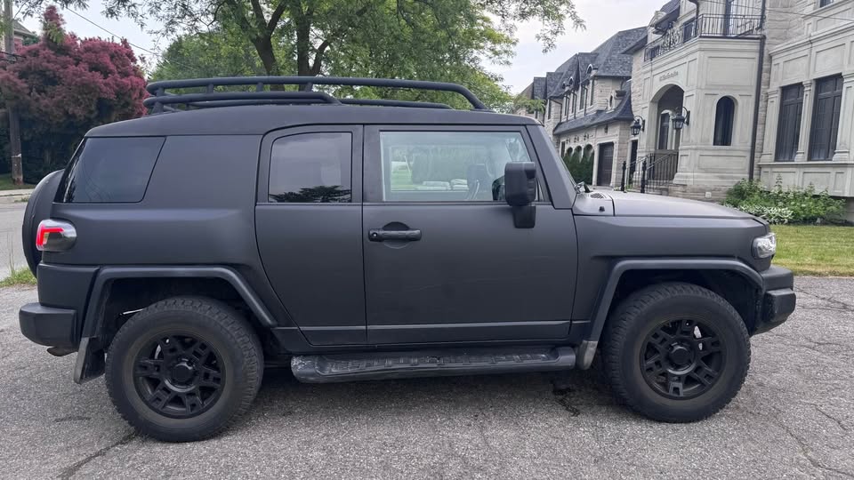 2008 Toyota FJ Cruiser in Toronto, ON (photo 4)
