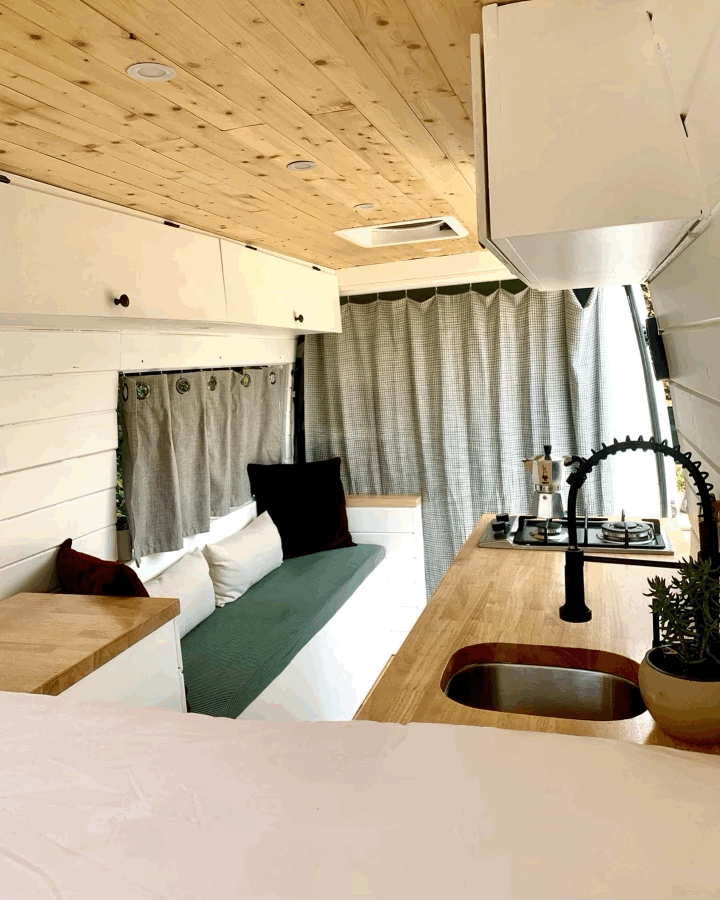 Jolene the Mercedes Sprinter — photo 5