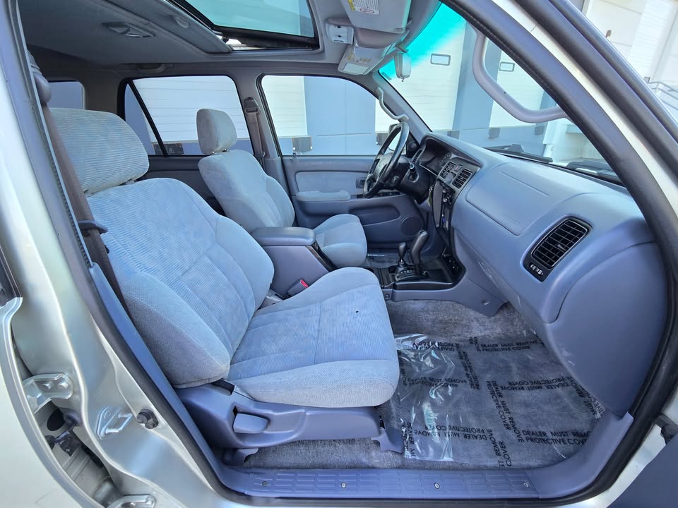 2000 Toyota 4RUNNER SR5 4WD AUTO in Vancouver, WA (photo 11)