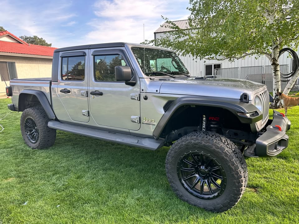 2020 Jeep Gladiator · Overland in West Richland, WA (photo 3) — photo 3